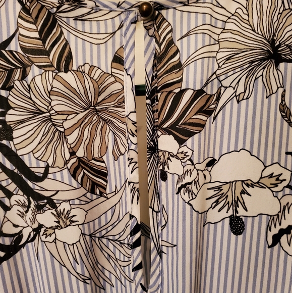 Speechless Pinstriped Romper - Picture 4 of 4